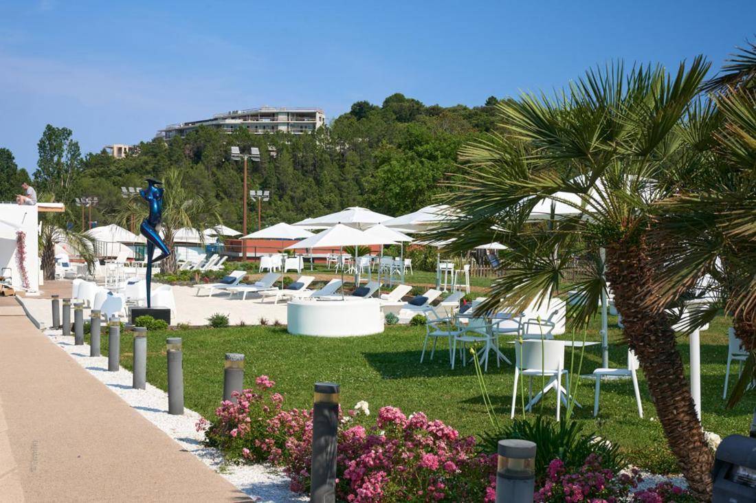 Mouratoglou Hotel & Resort Biot Exterior foto